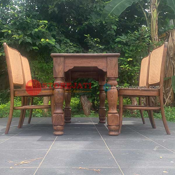 model meja makan jati 4 kursi