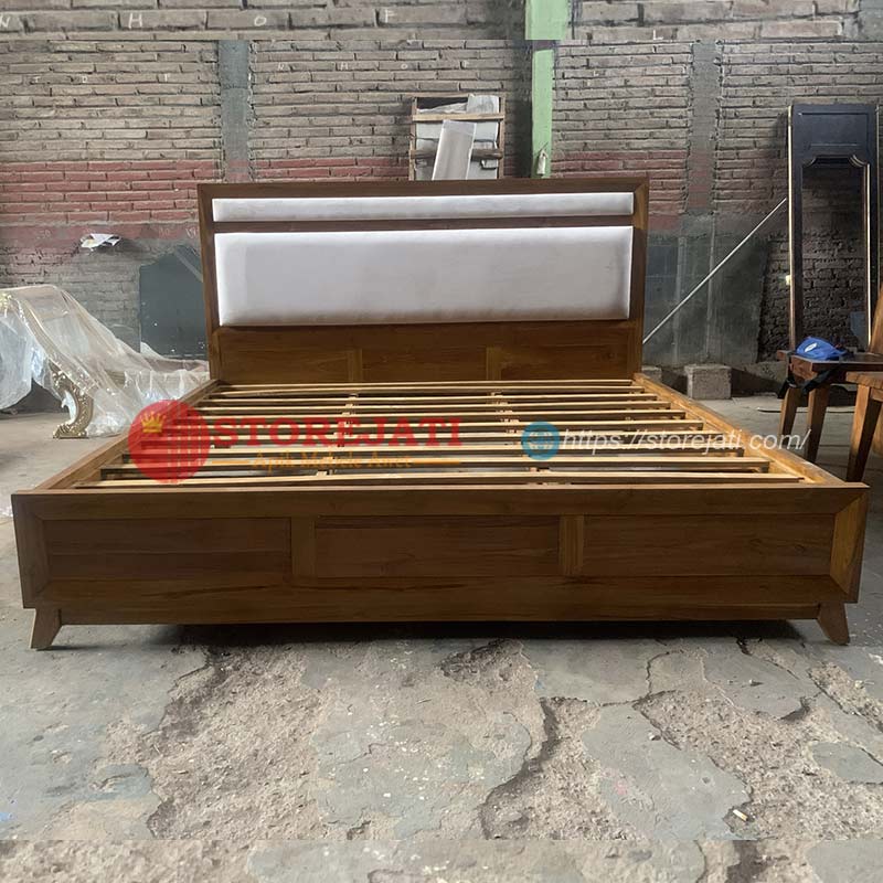 model tempat tidur minimalis laci