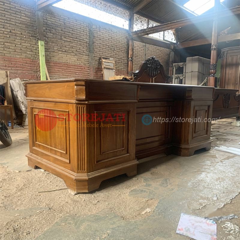model meja kerja direktur modern